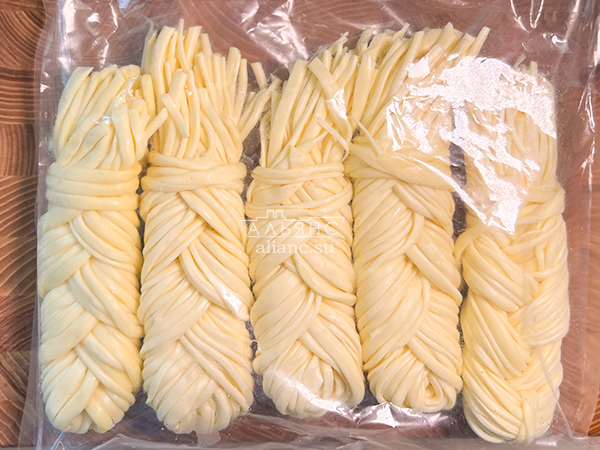 Сырный продукт ФЕРМЕРСКИЙ коса белая в Хабаровске