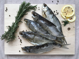 Сухарики с грибами и сметаной: Вобла вяленая астраханская крупная