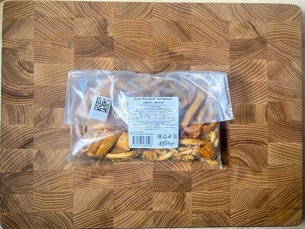 Сыр 150 гр ГОРНЫЙ СЫРОВАР (Ассорти копчёный с укропом и чесноком) в Хабаровске