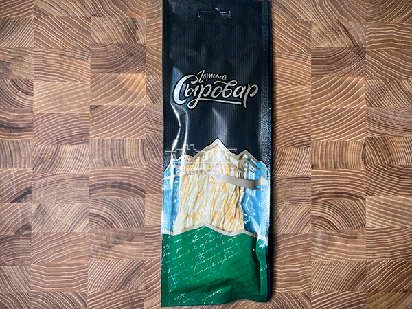 Сыр 60 гр ГОРНЫЙ СЫРОВАР (Паутинка копчёная) в Хабаровске